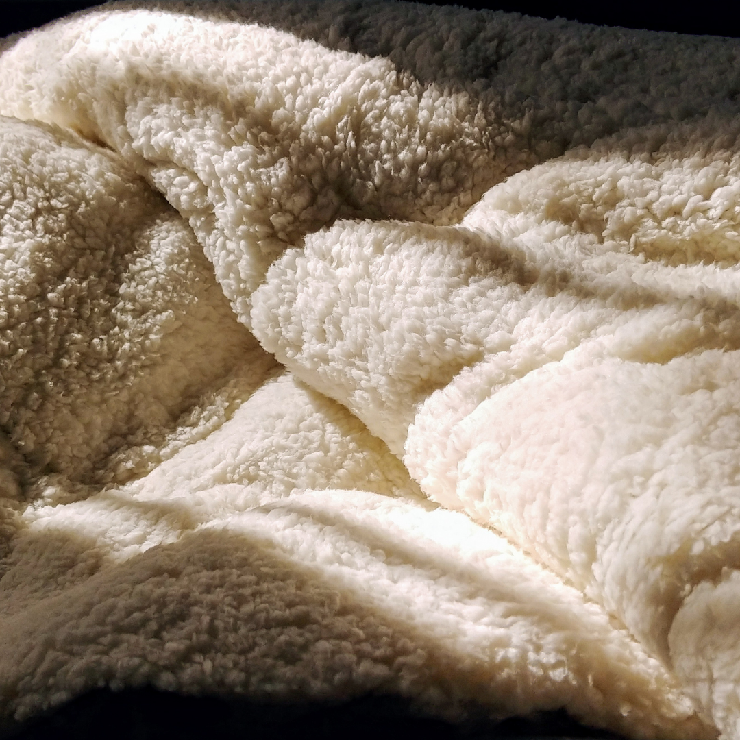 3 Proven Reasons Why You Need To Add A Weighted Blanket To Your Bedtime Routine!